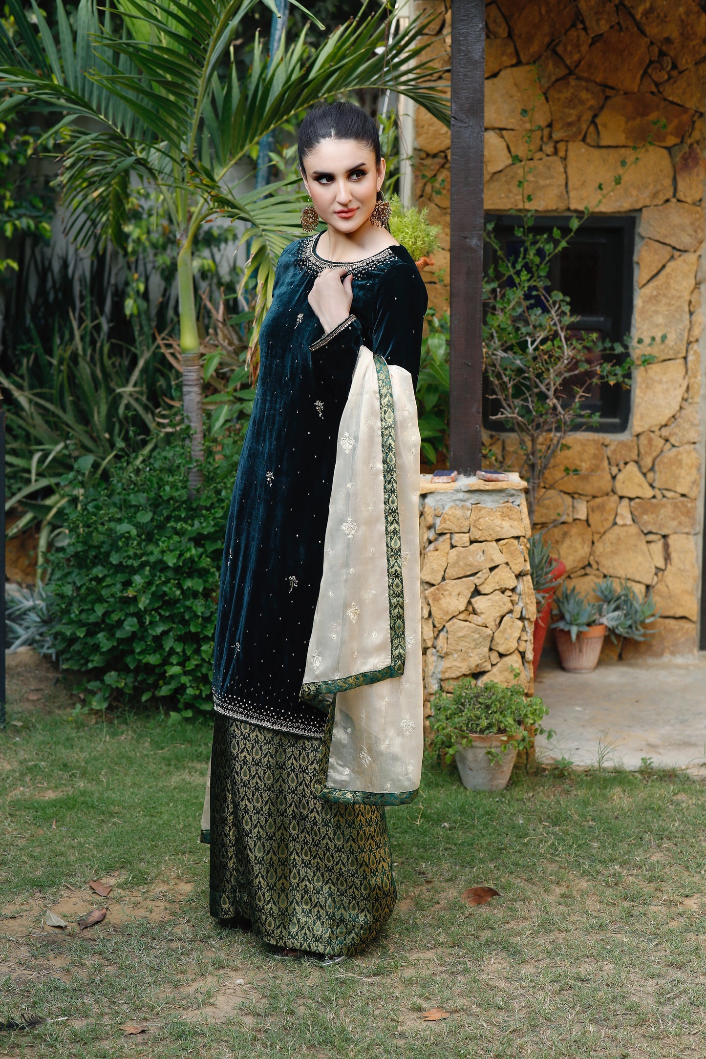 Regal Green-03 PC Velvet suit--CEV20230808